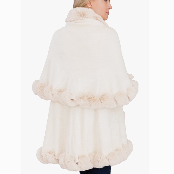 Nu Shuz Luxury Layered Beige Faux Fur Collared Cape Coat One Size - Picture 4 of 5